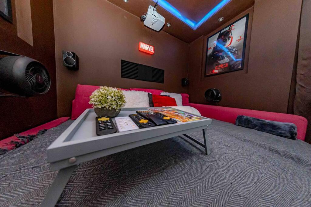 Unique Home W/Garden Hot Tub, Sauna & Cinema Room 伦敦 外观 照片