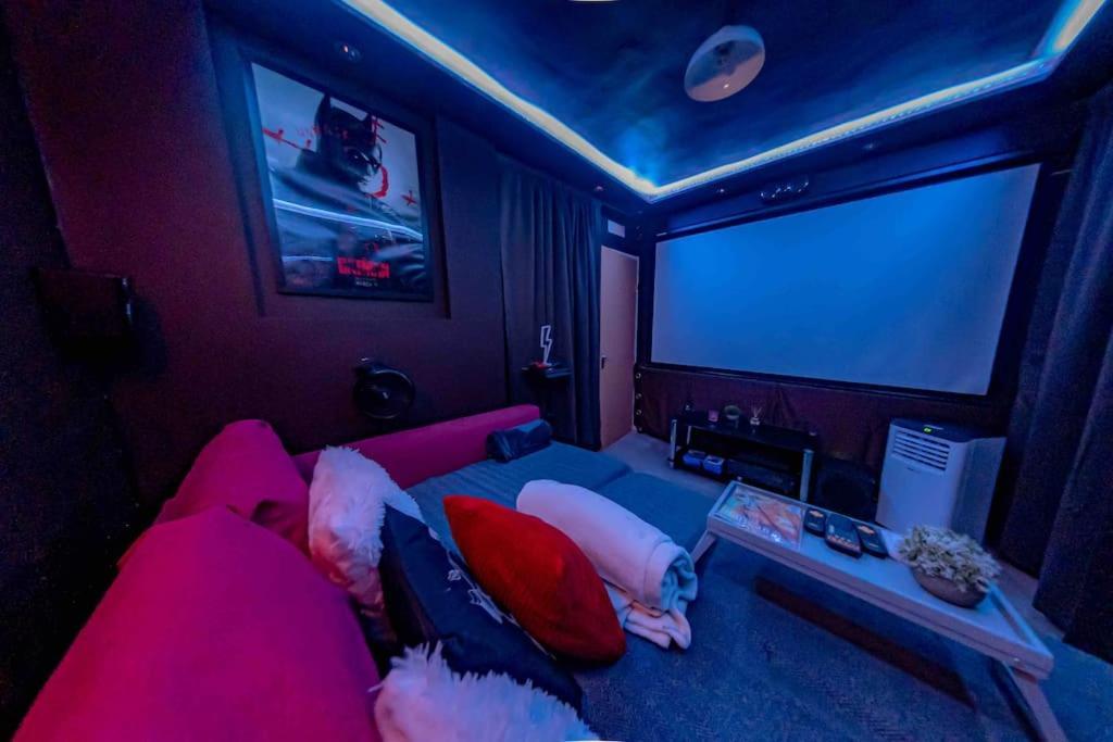 Unique Home W/Garden Hot Tub, Sauna & Cinema Room 伦敦 外观 照片