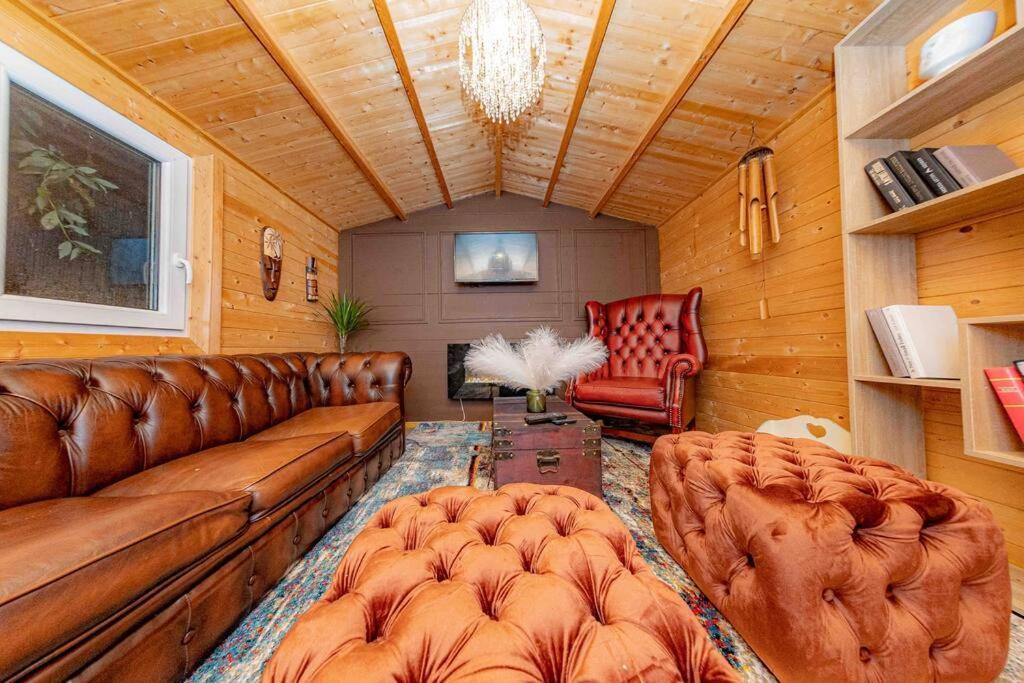 Unique Home W/Garden Hot Tub, Sauna & Cinema Room 伦敦 外观 照片